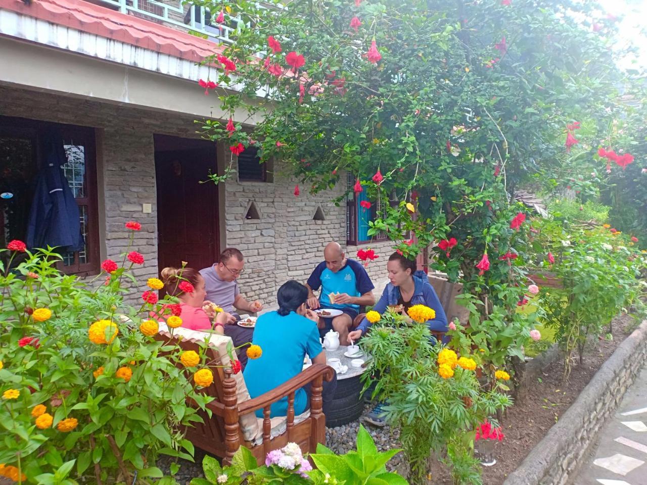 Little Pilgrim Lodge Pokhara Dış mekan fotoğraf