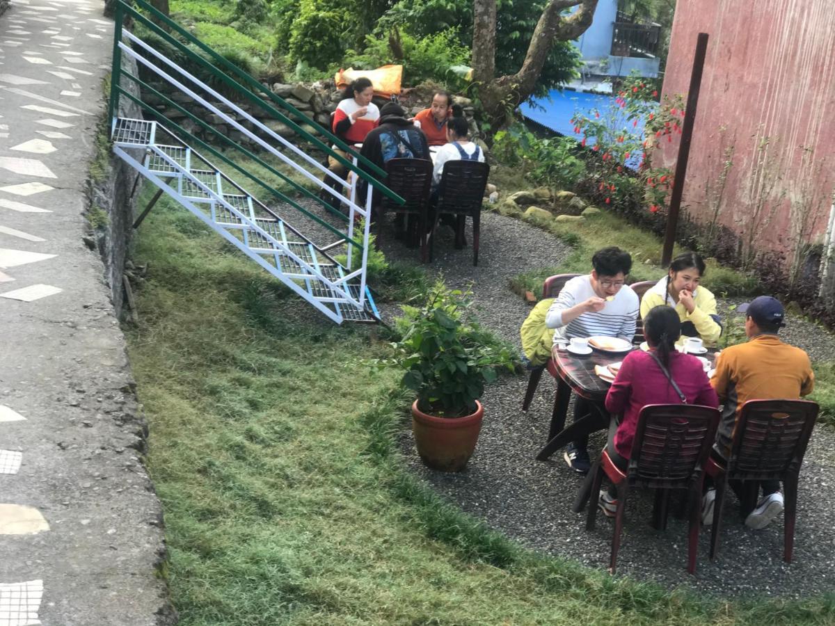 Little Pilgrim Lodge Pokhara Dış mekan fotoğraf